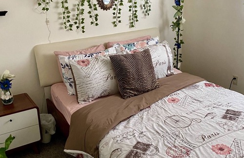 Taylor Casa | Agape Abode is a unique 420 friendly "hippie playhouse" with a style all its own