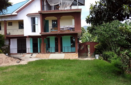 Arusha Casa | AGAPE MUJERES GRUPO ESTANCIA EN CASA