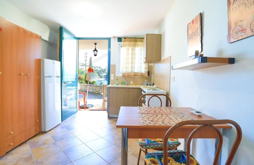 Agni Apartamento | Agapi Studio: Charming studio, terrace , views, a few steps from Kalami beach