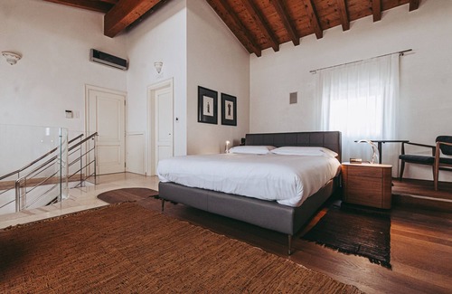 Badia Calavena Cama Y Desayuno | Agata, room with bathroom.Villa Riva, tranquility,at the foot of the Little Dolomites.