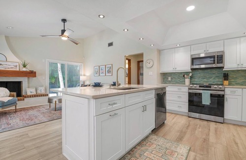 Palma Sola Casa | ⚓ Agave Sun! Modern, tropical pool home just off Anna Maria Island!⚓