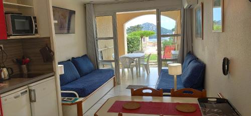 Cap Esterel Apartamento | Agay Cap Esterel, le village Belvédère T2 climatisé Rez-de-Jardin, Vue Mer, Piscine et Parking inclus