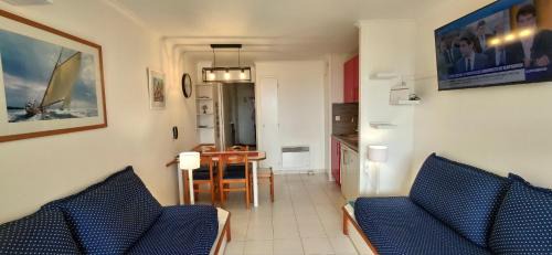Cap Esterel Apartamento | Agay Cap Esterel, le village Belvédère T2 climatisé Rez-de-Jardin, Vue Mer, Piscine et Parking inclus