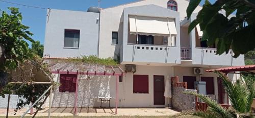 Limnos Apartamento | Aggeliki's Beach Escape Above the Sea - Northern Chios