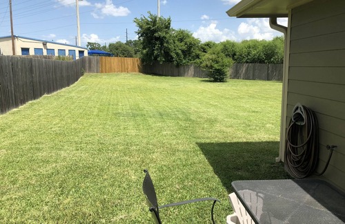 Bryan Casa | Aggie Home con un patio grande