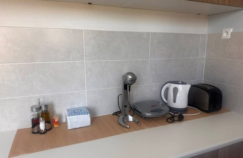 Agii Theodori Apartamento | Agioi Theodoroi Beachview Chic Modern Apt