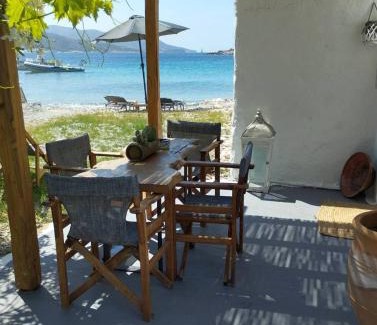 Kimolos Casa | Agios Nikolaos Beach House Kimolos