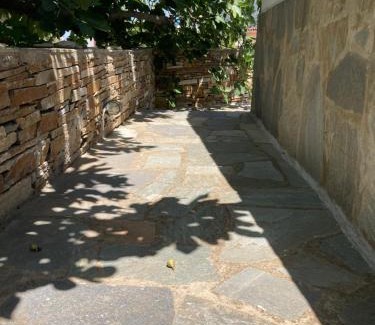 Andros Apartamento | AGKYRA Rooms (Love)