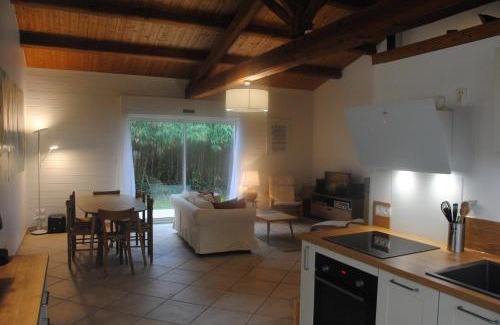 Le Chateau-d'Oleron Casa | Agréable maison calme avec terrasse, jardin et vue sur verger