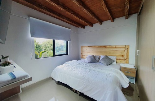 Guarne Casa | Agradable Vista En El Campo Con Jacuzzi E Internet