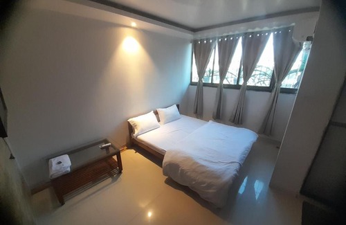 Chembur East Cama Y Desayuno | AGRAWAL BHAVAN BUDGET Stay only for indians
