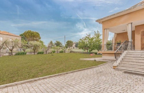 Castignano Otro | AGROTURISMO "VIÑEDOS Clementina Fabi" EN CASTIGNANO