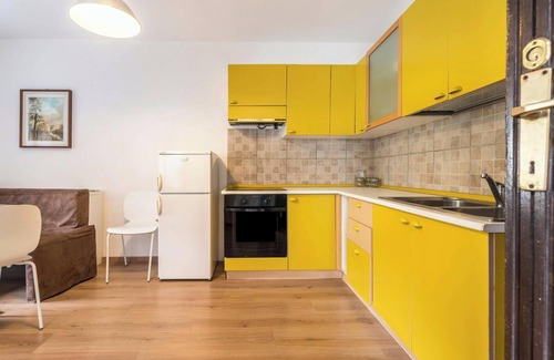 Canale di Tenno Apartamento | Agriturismo "Al Gallo Nero Giallo" cerca del Lago de Garda con vistas a la montaña y terraza