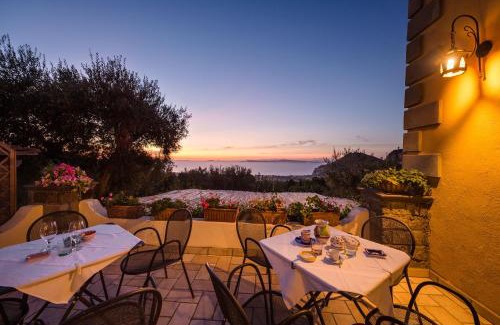Piano di Sorrento Casa | Agriturismo Antico Casale Colli Di San Pietro