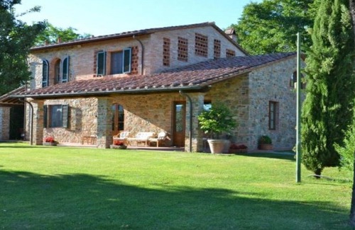 Orentano Casa | Agriturismo Borgo ai Lecci Encantadora villa en piedra en el corazón de la Toscana.