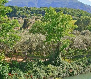 Tocco da Casauria Casa | Agriturismo "Borgo Madonna degli Angeli" - charming cottages in the gardens !