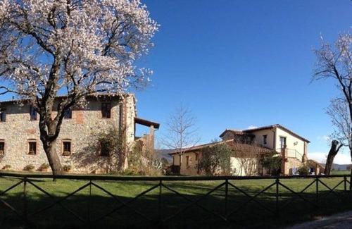 Montegabbione Casa | FARM gato amarillo: SUITE BELVEDERE