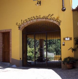 Barolo Casa | Agriturismo La Terrazza sul Bosco