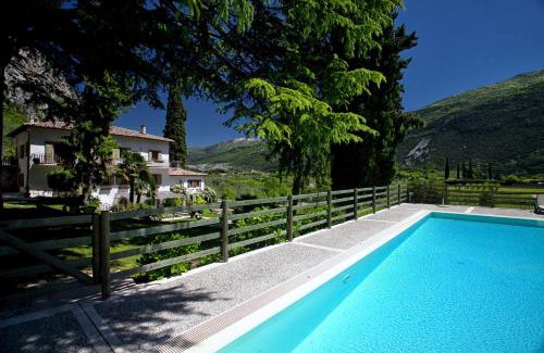 Ceniga Cama Y Desayuno | Agriturismo Maso Lizzone