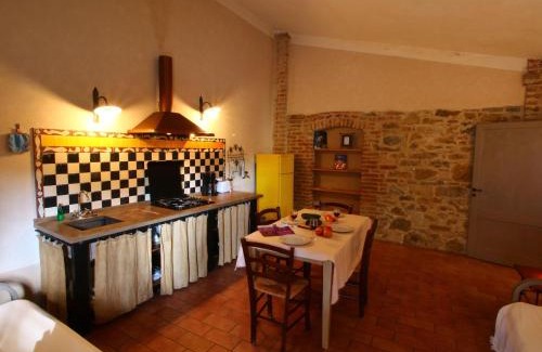 Castiglione del Lago Casa | Agriturismo near Lake Trasimeno with Pool