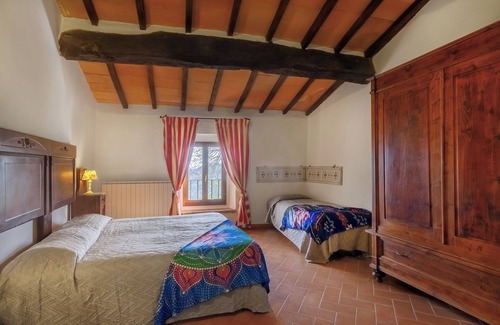 Dicomano Otro | Agriturismo 'Poiana' con piscina, jardín privado y Wi-Fi