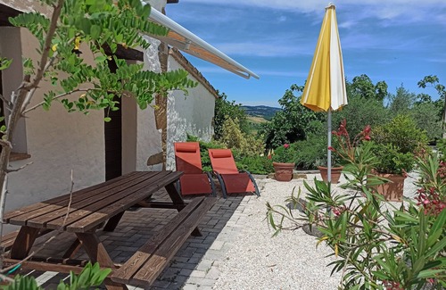 Pergola Apartamento | Agriturismo Vecchia Quercia, apartamento "La Casetta" para 2 personas