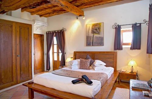 Santa Eulalia del Río Casa | Agroturismo Atzaró