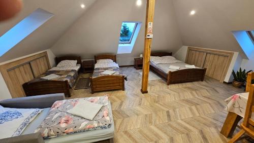 Kowale Oleckie Casa | Agroturystyka Pokój na Skarpie