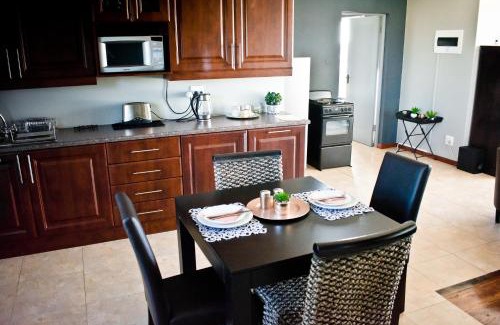 Aston Bay Apartamento | Aguia-Vista Couples Haven, Views, Pool, Beach Walk