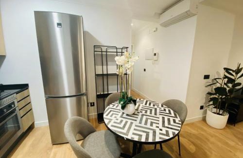Puerta del Angel Apartamento | AH - Estudio Moderno en Madrid Río a 10 Min del Centro