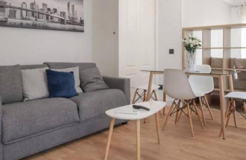 Puerta del Angel Apartamento | AH - Suites Madrid Río