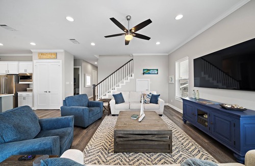 Jamaica Beach Casa | Ahab's Lookout - Gorgeous Views - Pool and Hot Tub!