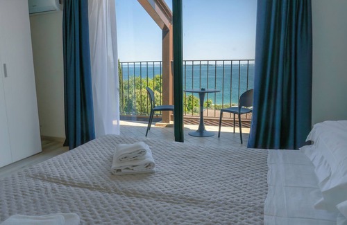 Moniga del Garda Hotel | AHG Riva Del Sole Hotel - Adults Only