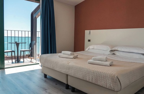 Moniga del Garda Hotel | AHG Riva Del Sole Hotel - Adults Only