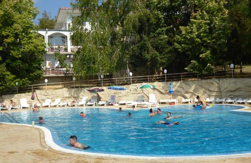 Balchik Hotel | Ahilea Hotel - Free Pool Access