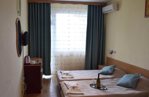 Balchik Hotel | Ahilea Hotel - Free Pool Access