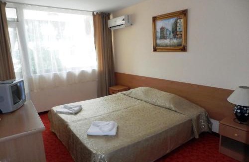 Balchik Hotel | Ahilea Hotel - Free Pool Access