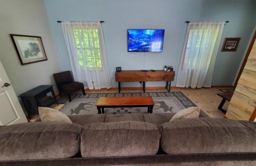 St. Maries Apartamento | Ahrs Creek Retreat In the Timber