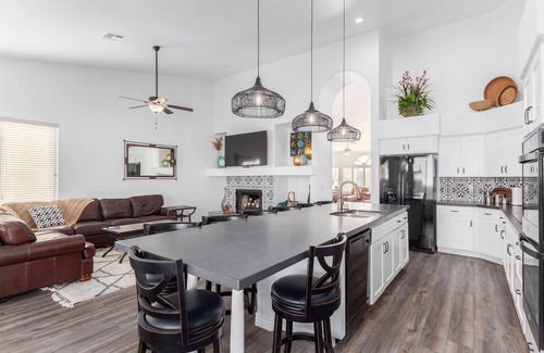 Mountain Park Ranch Casa | Ahwatukee Veteran owned 4bed 2bath Dog Friendly home with heated pool and spa
