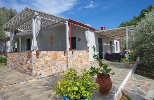 Alonissos Casa | Aigaio Villa Between the Aegean Blue and Olive Grove