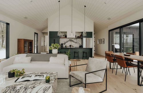 Narrowsburg Casa | Aigle Noir: Stunning Modern Cabin with Delaware River Views