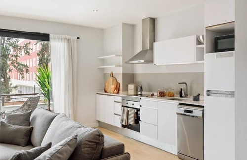 Les Corts Apartamento | Aiguablava - 1 bedroom and pool in Pedralbes