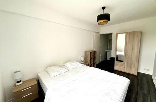 Aytre Apartamento | Aigues Marines - Appartement spacieux avec parking et terrasse