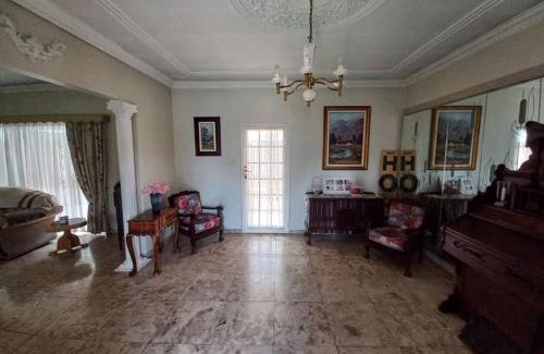 Ekurhuleni Apartamento | Ailani Grey