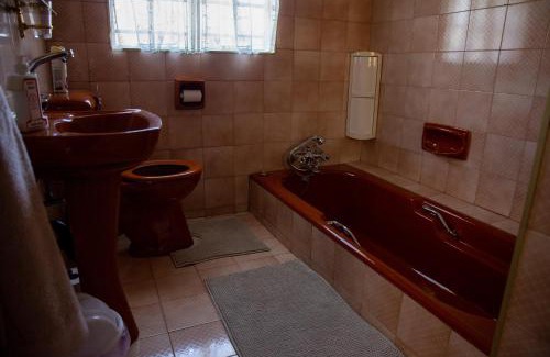 Ekurhuleni Apartamento | Ailani Grey