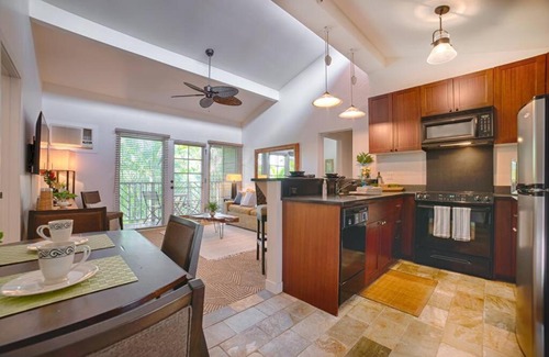 Historic Lahaina Front Street Apartamento | AINA NALU 2BR CONDO BY FRONT ST AND BEACH