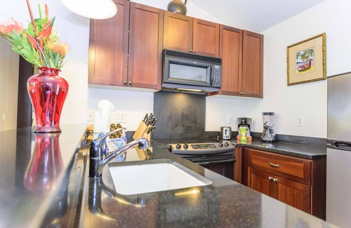 Historic Lahaina Front Street Condominio | Aina Nalu D202 2 Bedroom Condo by Redawning