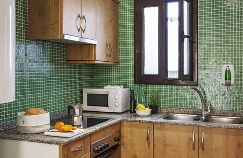 El Raval Apartamento | AinB Las Ramblas-Guardia Apartments