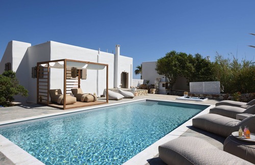 Ampelas Villa | Aiolos - Villa privada con piscina y jacuzzi