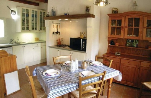 Saint-Julien-de-Crempse Casa | Air-conditioned, garden, private heated swimming pool, pets allowed